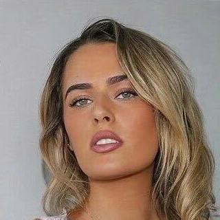 Coffey sisters onlyfans - about the Coffey Sisters. Australia's Coffey siblings are four model-hot sisters and one brother. All five Coffeys are sponsored surfers. They also have millions Instagram followers between them. Shore Thang is proud to offer an original surf video as well as several private selfie sets from Bonnie-Lou, Ellie-Jean, and Ruby-Lee. 